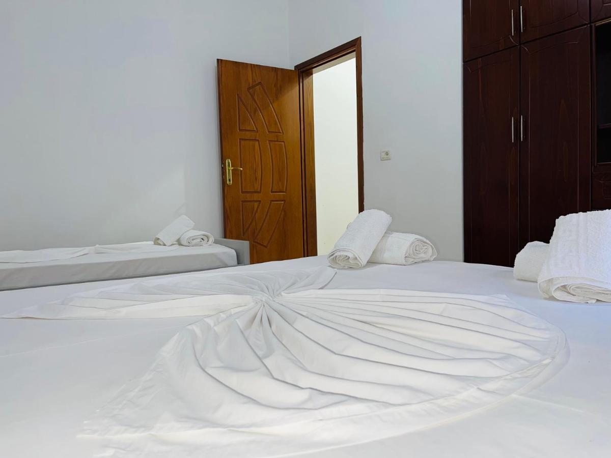 Villa Xhevdet Sarandë Buitenkant foto