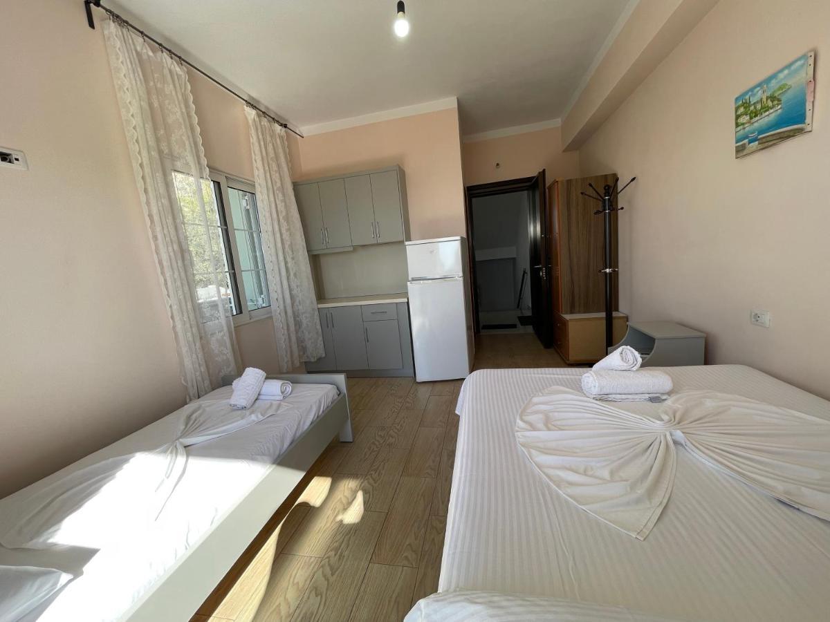 Villa Xhevdet Sarandë Buitenkant foto