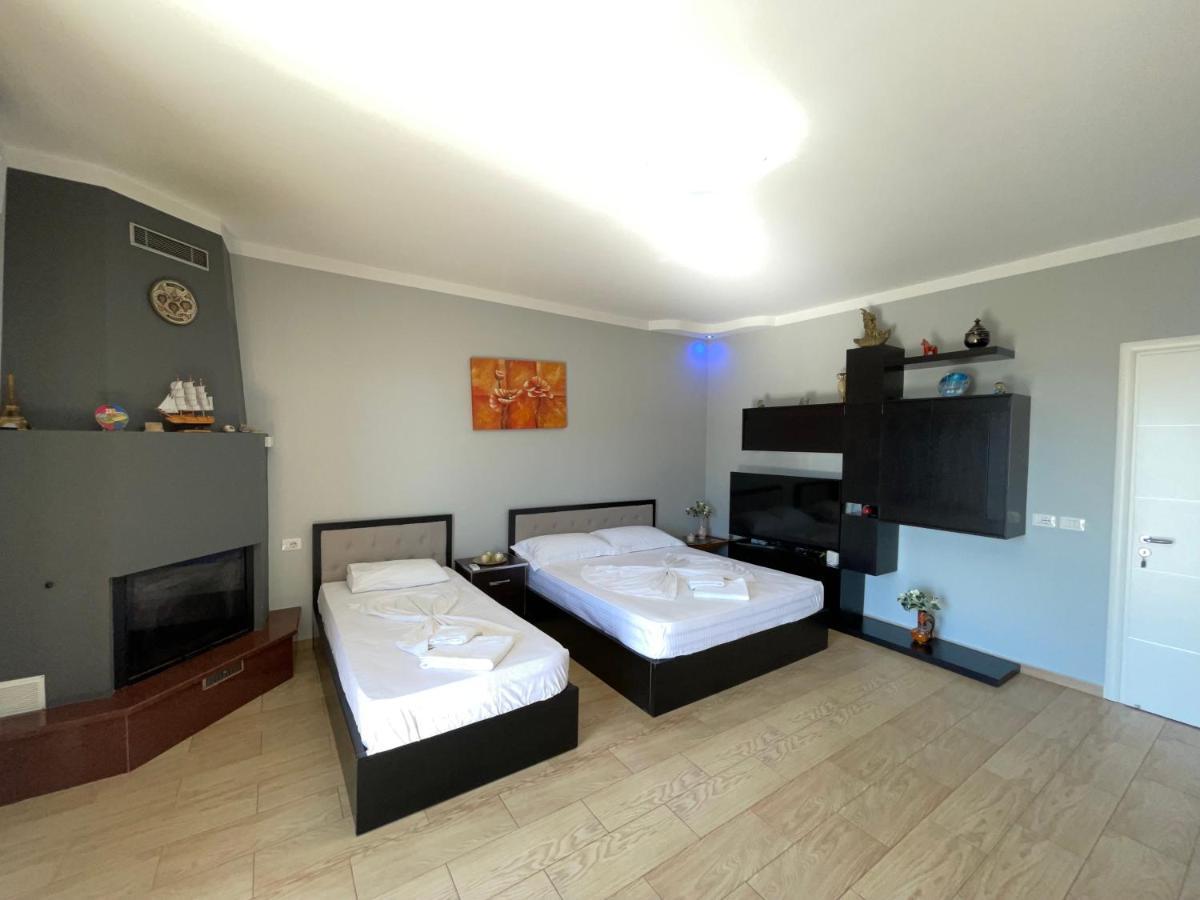 Villa Xhevdet Sarandë Buitenkant foto