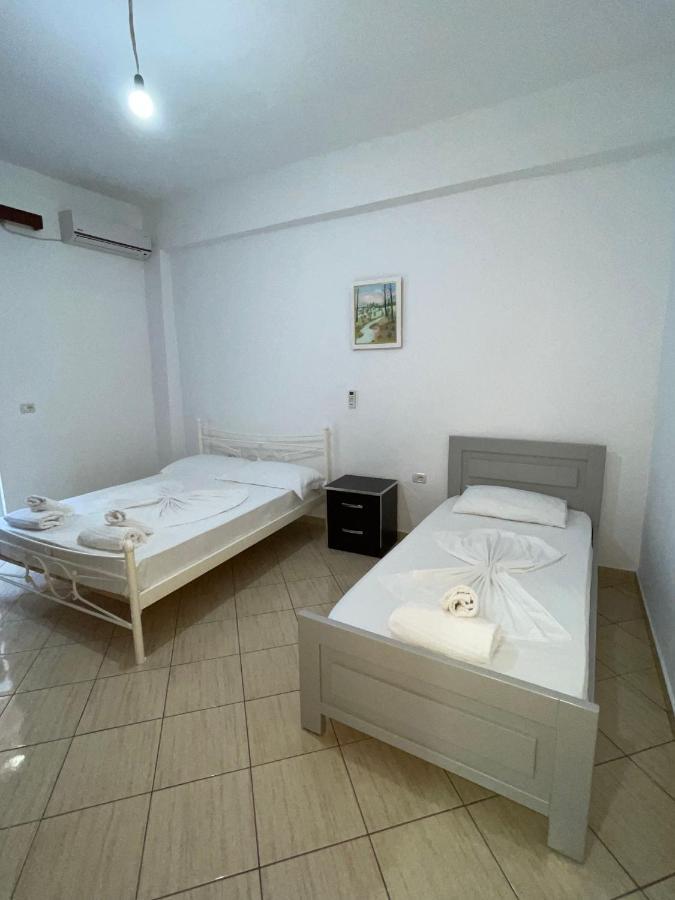 Villa Xhevdet Sarandë Buitenkant foto