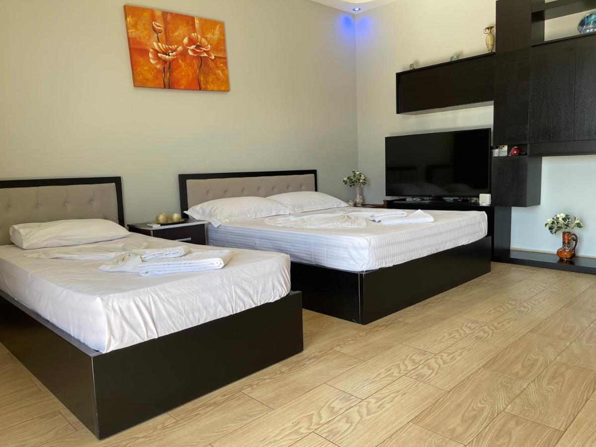 Villa Xhevdet Sarandë Buitenkant foto