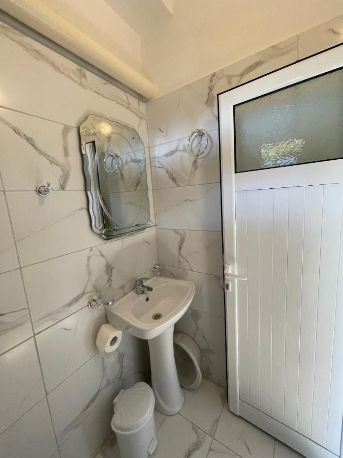 Villa Xhevdet Sarandë Buitenkant foto