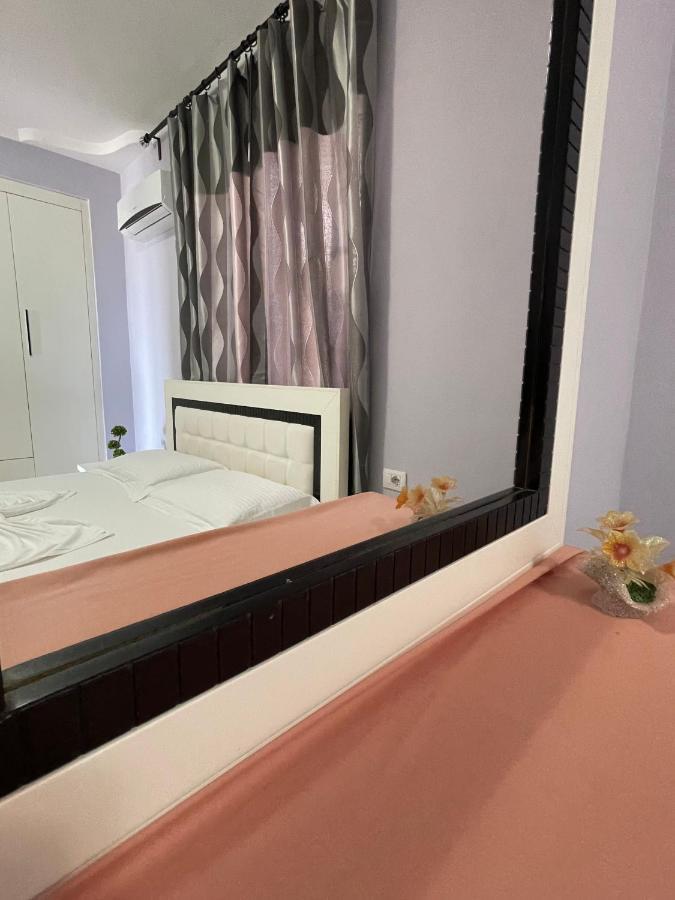 Villa Xhevdet Sarandë Buitenkant foto