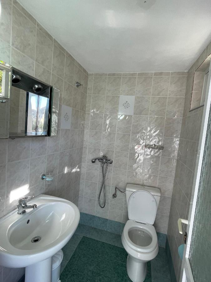 Villa Xhevdet Sarandë Buitenkant foto